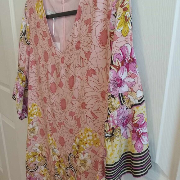 BELONGSCI V-Neck Bell Sleeve Mini Dress - Picture 3 of 9